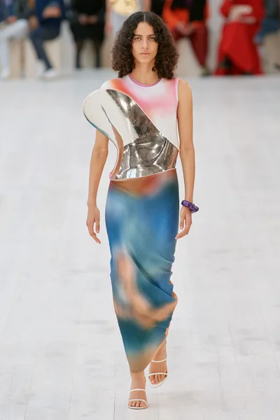Look 14